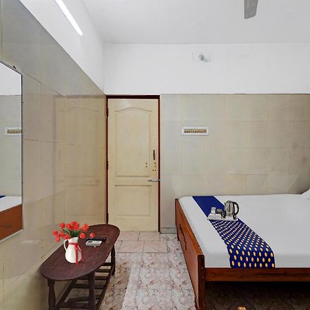 Spot On New Golden Star Guest House Near Thirumangalam Metro Station Chennai Exterior foto