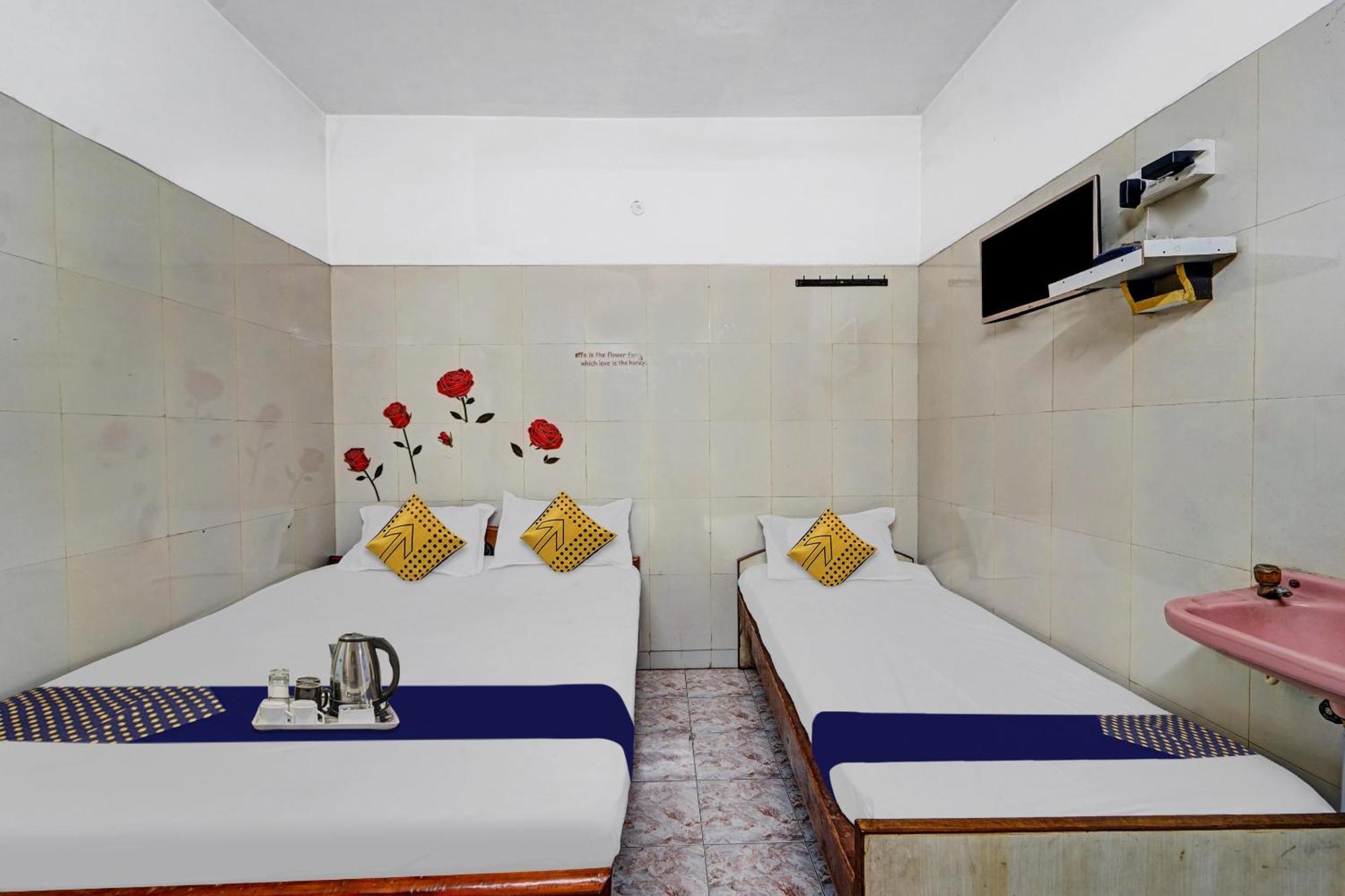 Spot On New Golden Star Guest House Near Thirumangalam Metro Station Chennai Exterior foto
